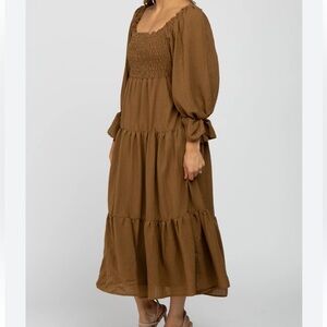 Talulah Brown Square Ruffle Neck
Smocked Midi Dress size large family photos!